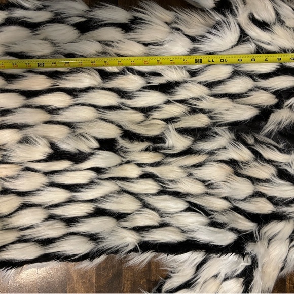 Mid lenght faux fur Jacket - Picture 11 of 11